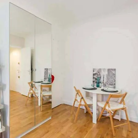 Charming With Eiffel Tower Views In Pariss 15th شقة