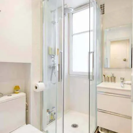 Charming With Eiffel Tower Views In Pariss 15th Daire *