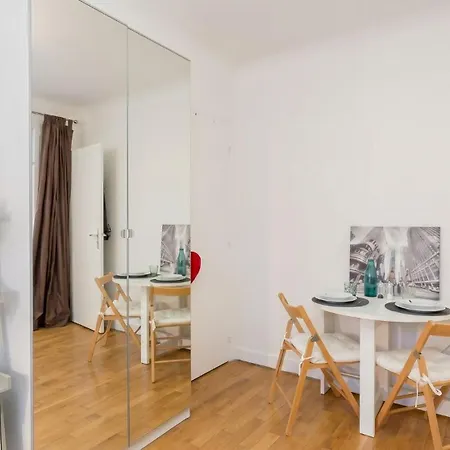 Charming With Eiffel Tower Views In Pariss 15th Paris