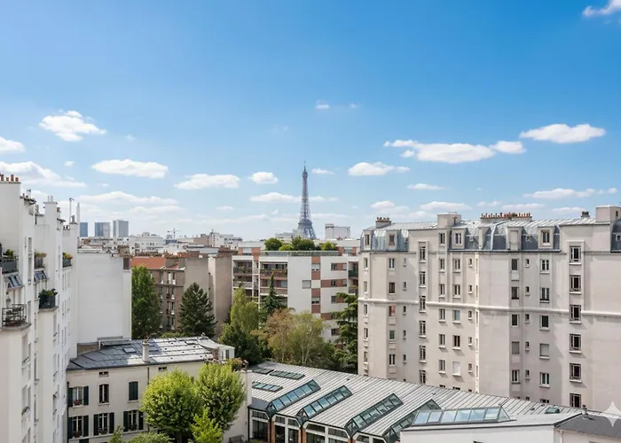 Apartment Charming Studio With Eiffel Tower View In Paris 15Th Paris