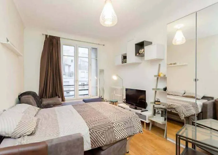 Charming Studio With Eiffel Tower View In Paris 15Th アパート *