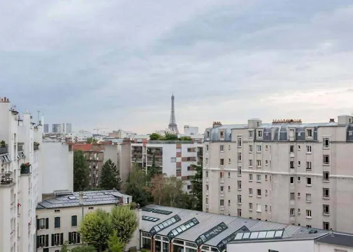 Charming Studio With Eiffel Tower View In Paris 15Th 公寓
